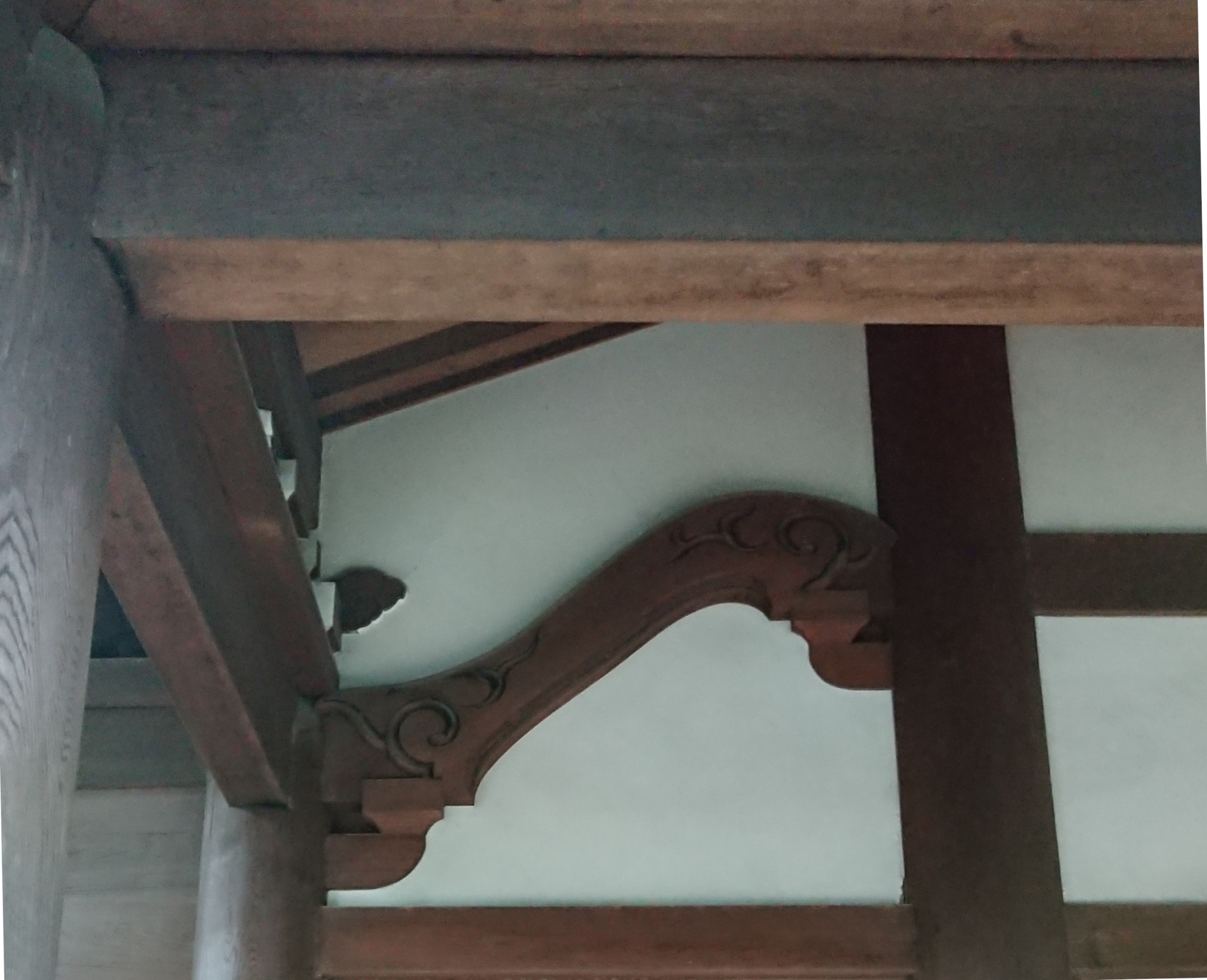 福岡市の承天寺にある海老虹梁の写真2枚目。