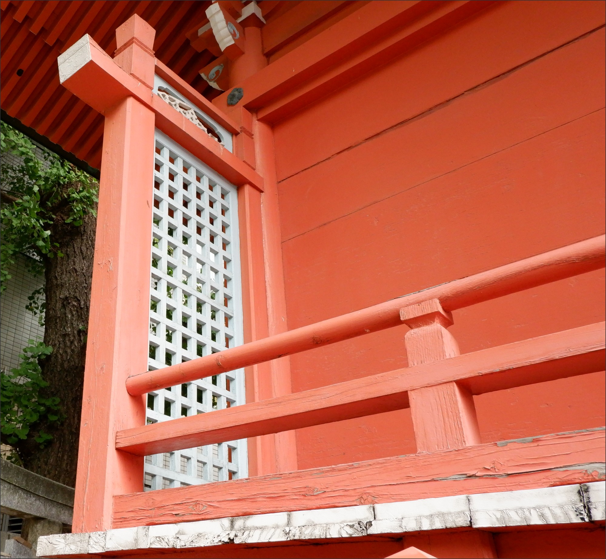 福岡市天神にある警固神社の脇障子